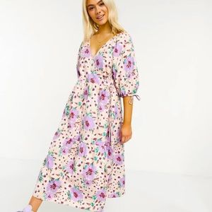 Floral dress with puff sleeves